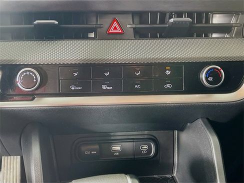 Used 2024 Kia Sportage LX image 16