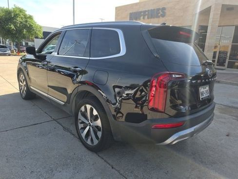 Certified 2021 Kia Telluride S image 2