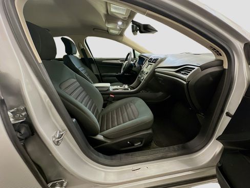 Used 2017 Ford Fusion SE image 30