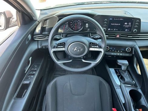 Used 2023 Hyundai Elantra SEL FWD image 27