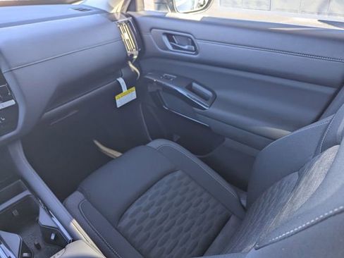 New 2026 Nissan Pathfinder SV image 16