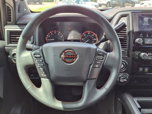 Used 2023 Nissan Titan PRO-4X AWD/4WD image 29
