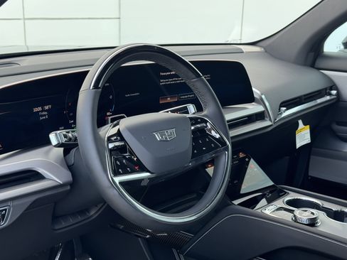 New 2026 Cadillac Vistiq Luxury image 17