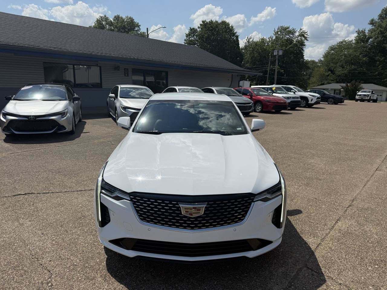 Used 2026 Cadillac CT4 Premium Luxury RWD image 2
