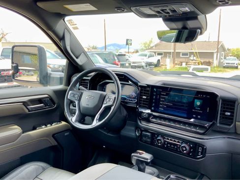 Used 2023 Chevrolet Silverado 1500 ZR2 w/ Technology Package AWD/4WD image 37