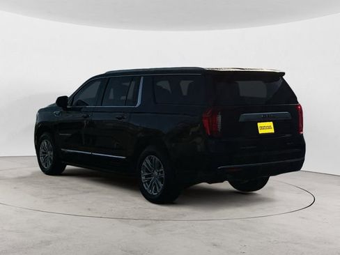Used 2021 GMC Yukon XL SLT image 3