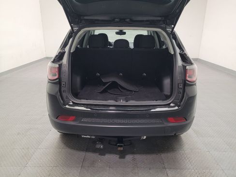 Used 2018 Jeep Compass Sport w/ Tech Group FWD image 29