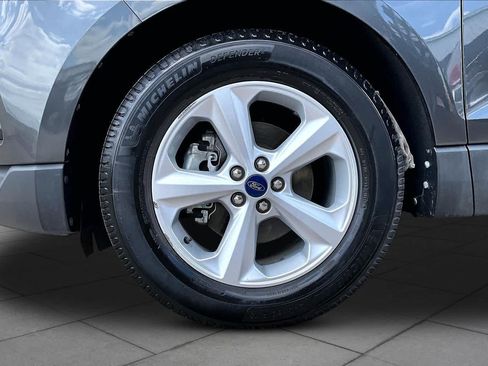 Used 2020 Ford Edge SE FWD image 11