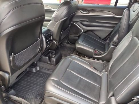 Used 2022 Jeep Grand Cherokee L Limited AWD/4WD image 19
