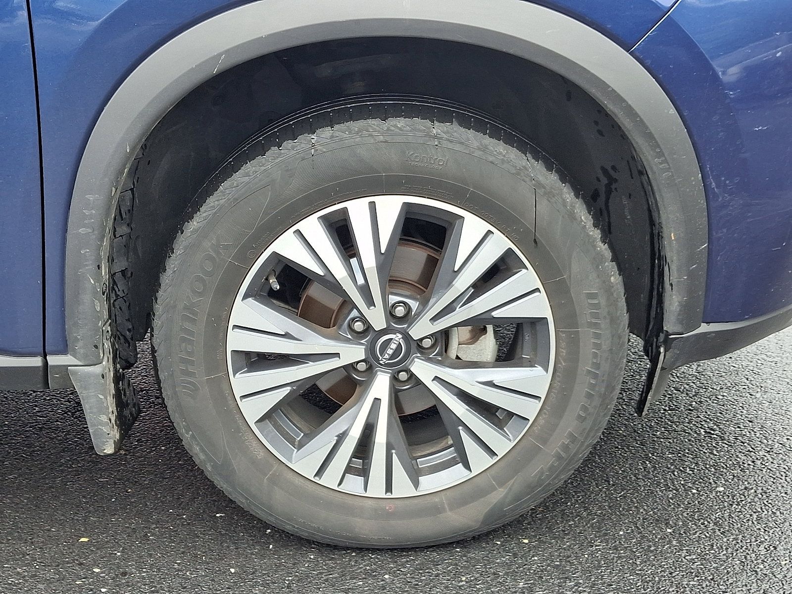 Certified 2023 Nissan Rogue SV w/ SV Premium B Package AWD/4WD image 8