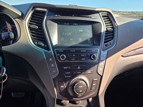Used 2019 Hyundai Santa Fe XL SE image 20