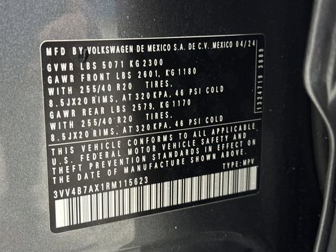 Used 2024 Volkswagen Tiguan SEL R-Line image 39