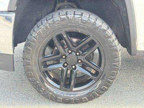 Used 2017 GMC Sierra 1500 SLT w/ SLT Premium Package AWD/4WD image 32