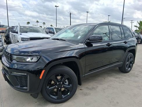 New 2026 Jeep Grand Cherokee Limited RWD image 3