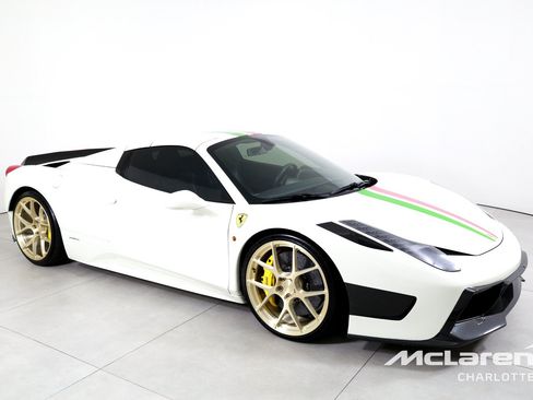 Used 2014 Ferrari 458 Spider RWD image 3