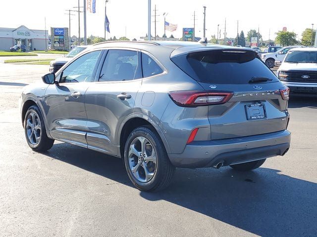 Used 2024 Ford Escape ST-Line w/ Tech Pack #1 AWD/4WD image 3