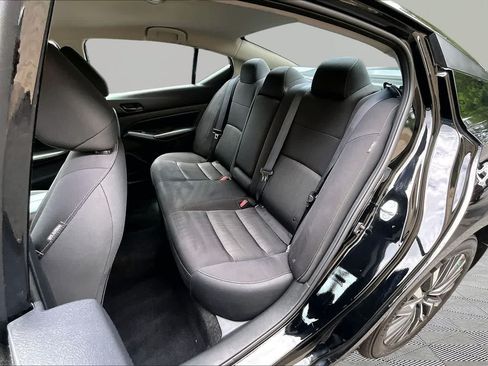 Used 2024 Nissan Altima 2.5 SV FWD image 21