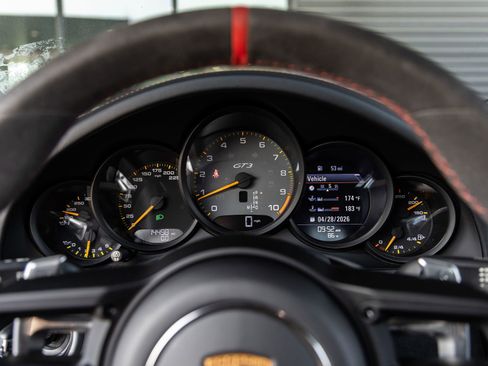Certified 2018 Porsche 911 GT3 RWD image 34