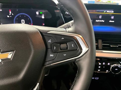 Used 2025 Chevrolet Trax LT w/ LT Convenience Package image 23