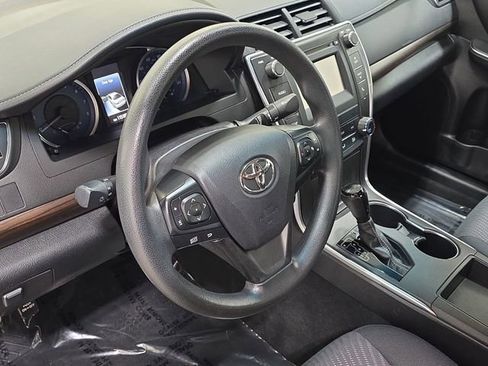 Used 2016 Toyota Camry LE image 14