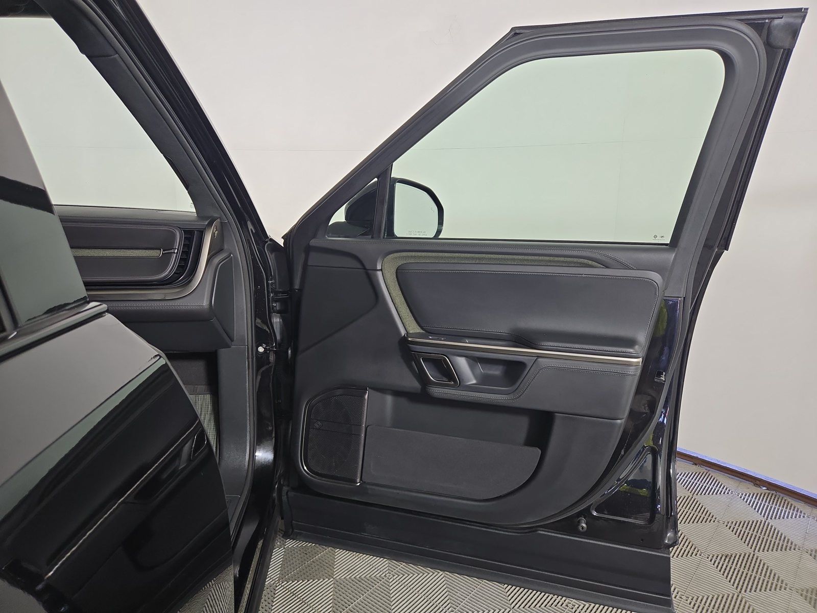 Used 2023 Rivian R1S Adventure Quad AWD/4WD image 18