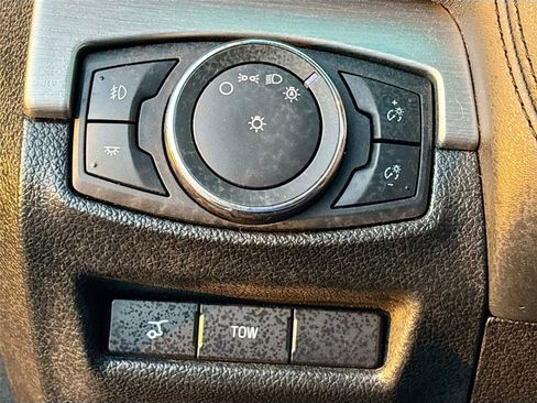 Used 2016 Ford Explorer Platinum image 11