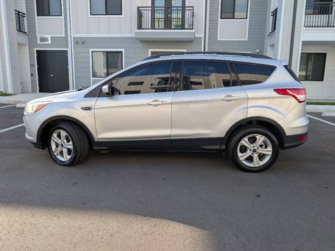 Used 2016 Ford Escape SE w/ Equipment Group 201A FWD image 6