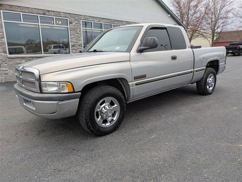 Used 1999 Dodge Ram 2500 Truck SLT image 1