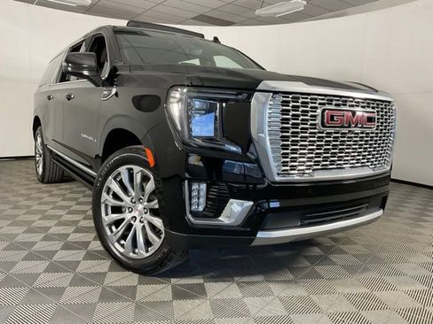 Used 2022 GMC Yukon XL Denali w/ Denali Premium Package image 52