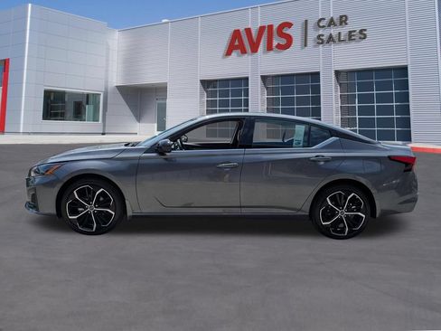 Used 2025 Nissan Altima 2.5 SR AWD/4WD image 10
