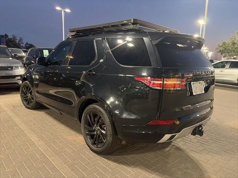 Used 2020 Land Rover Discovery Landmark image 2