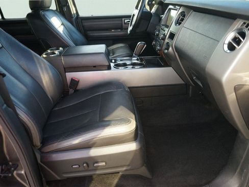 Used 2017 Ford Expedition Platinum RWD image 21