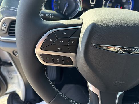 New 2026 Chrysler Pacifica Select image 19