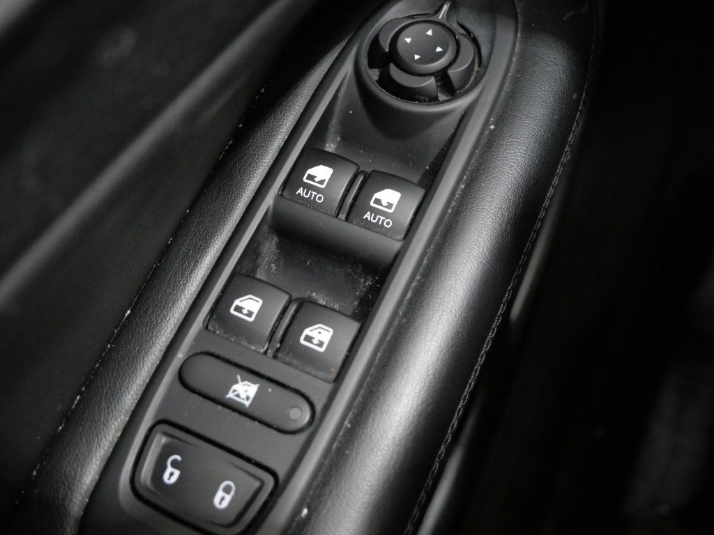 Used 2021 Jeep Compass Latitude w/ Sun and Sound Group AWD/4WD image 13