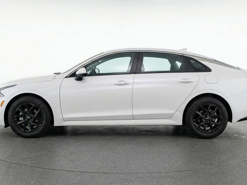 Used 2025 Kia K5 LXS FWD image 5