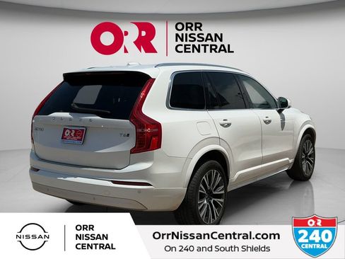 Used 2022 Volvo XC90 T6 Momentum w/ Advanced Package AWD/4WD image 5
