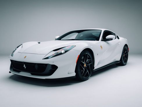 Used 2019 Ferrari 812 Superfast RWD image 6