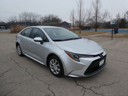 Used 2024 Toyota Corolla LE image 3