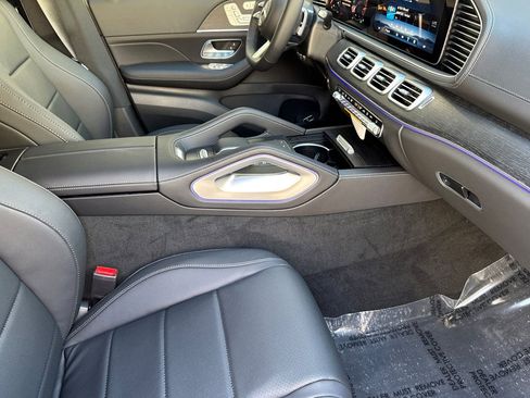 New 2026 Mercedes-Benz GLS 450 4MATIC image 11
