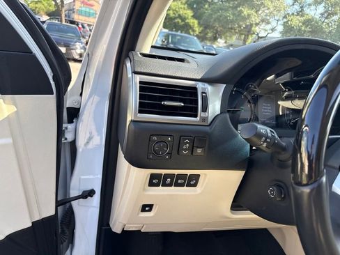 Used 2022 Lexus GX 460 Premium AWD/4WD image 14