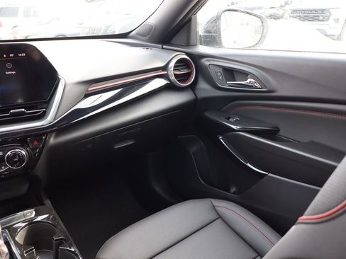 New 2026 Chevrolet Trax RS w/ Sunroof Package image 37