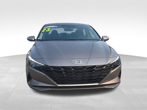 Used 2023 Hyundai Elantra SE FWD image 9