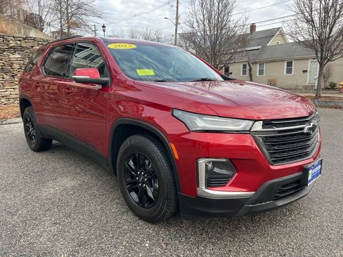 Used 2023 Chevrolet Traverse LT w/ Midnight/Sport Edition image 7