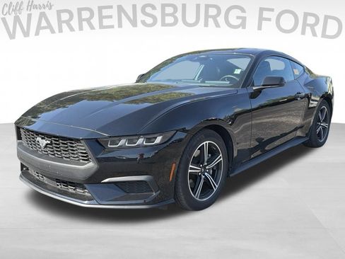 Used 2025 Ford Mustang Coupe RWD image 3