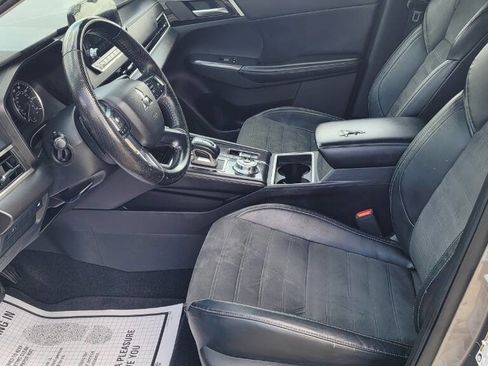 Used 2022 Mitsubishi Outlander SEL Black Edition image 9