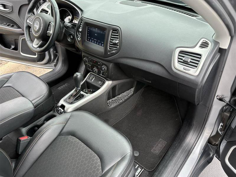 Used 2018 Jeep Compass Latitude w/ Popular Equipment Group FWD image 24