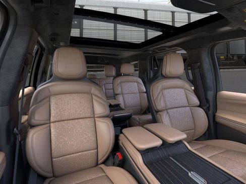 New 2026 Lincoln Navigator Black Label AWD/4WD image 10