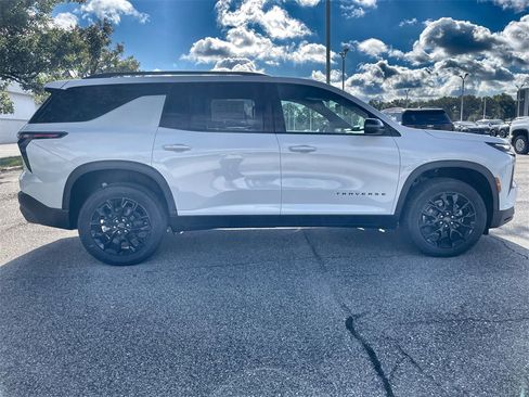 New 2026 Chevrolet Traverse LT w/ Midnight/Sport Edition image 9