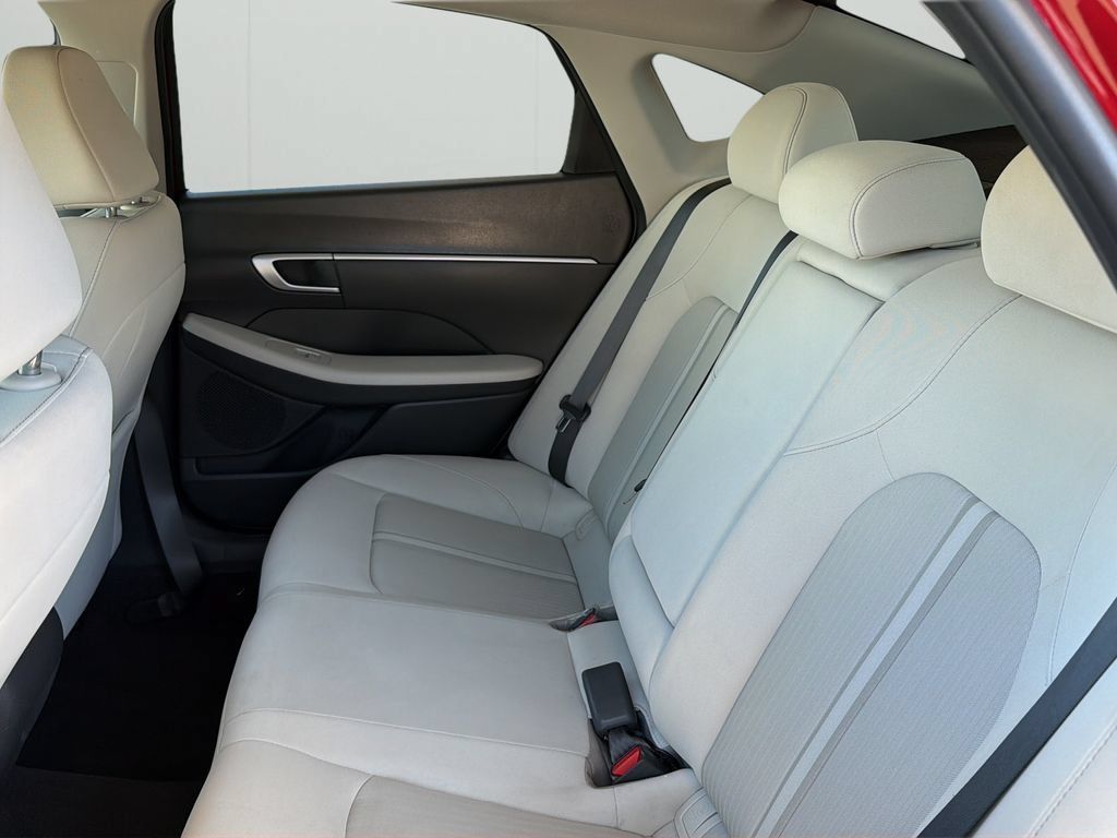 Used 2025 Hyundai Sonata SEL FWD image 15