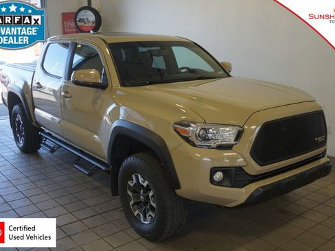 Used 2017 Toyota Tacoma TRD Off-Road AWD/4WD image 1